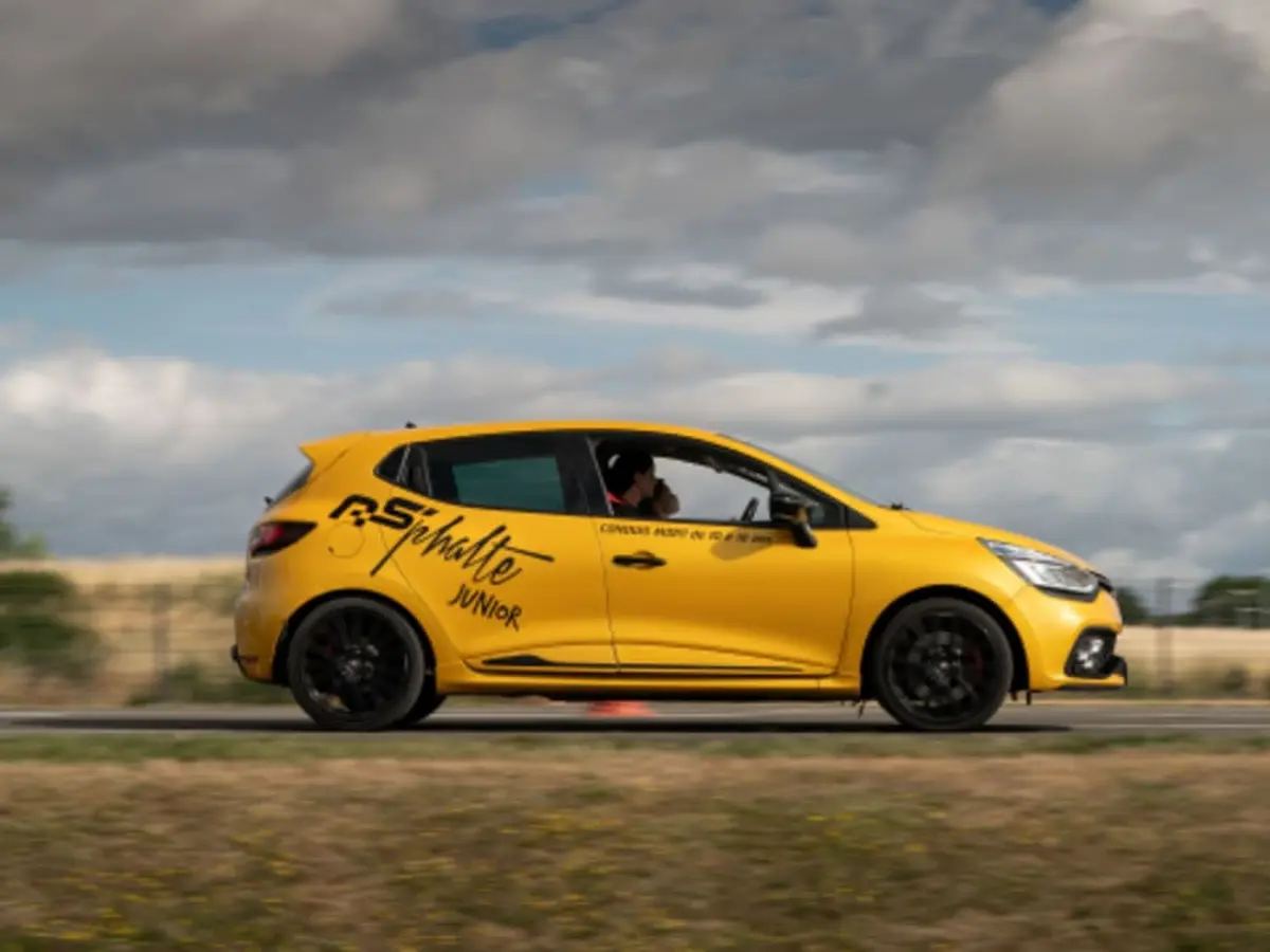 Stage de Pilotage enfant en Clio 4 RS à Septfontaines (25)