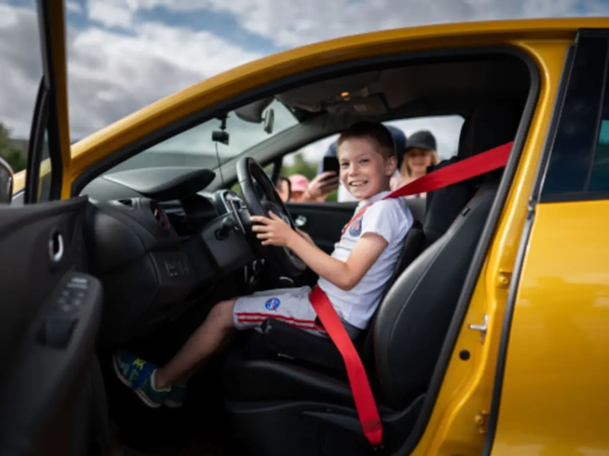Stage de Pilotage enfant en Clio 4 RS près de Lyon (01)