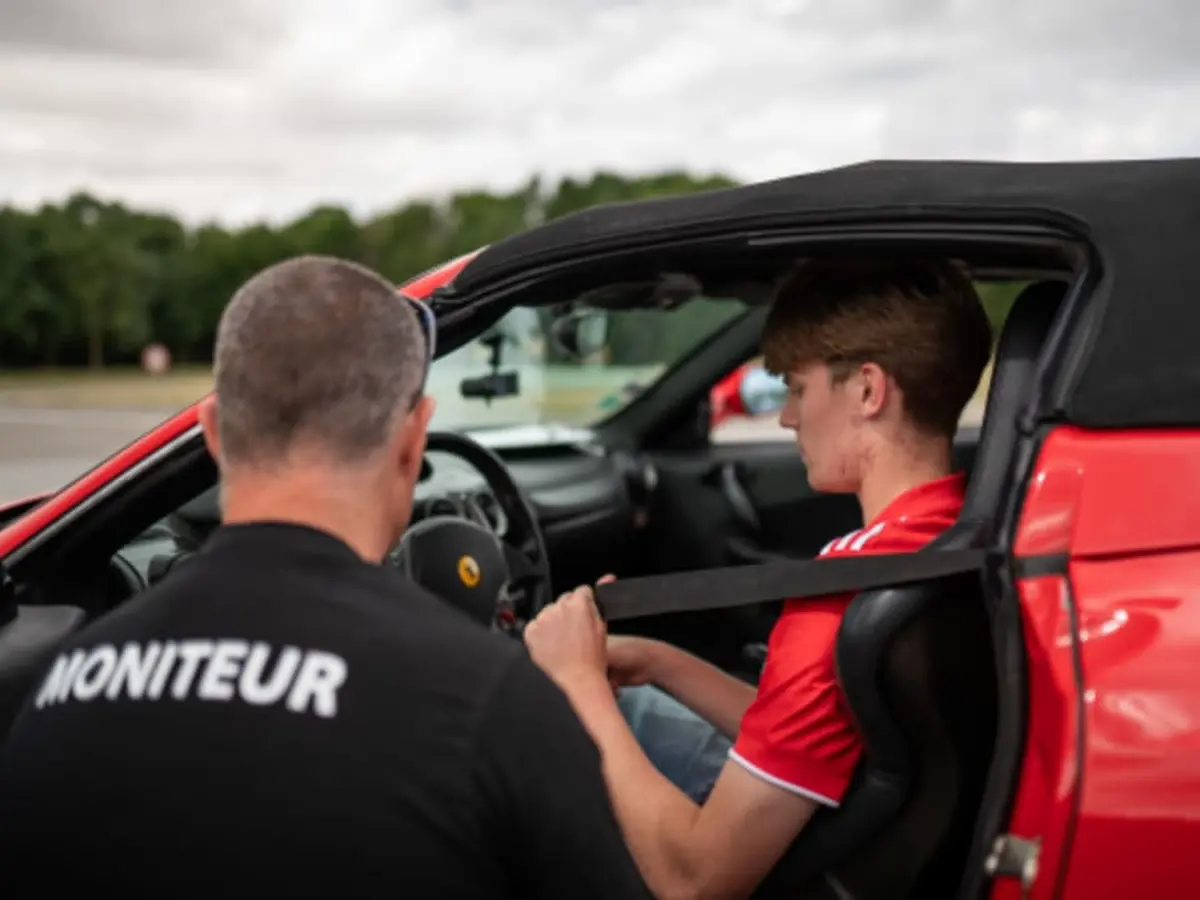 Stage de Pilotage enfant en Ferrari F430 à Ventabren (13)