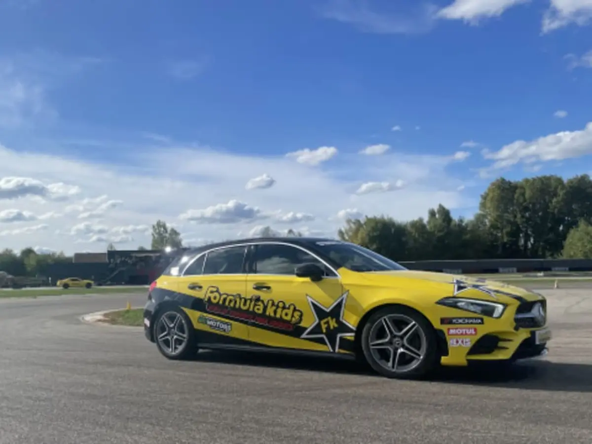 Stage de Pilotage Enfant en Mercedes Classe A en Vendée (85)