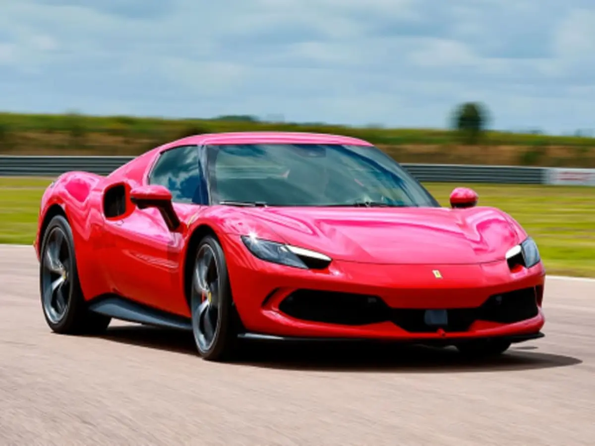 Stage de pilotage Ferrari 296 GTB, Circuit de Trappes (78)