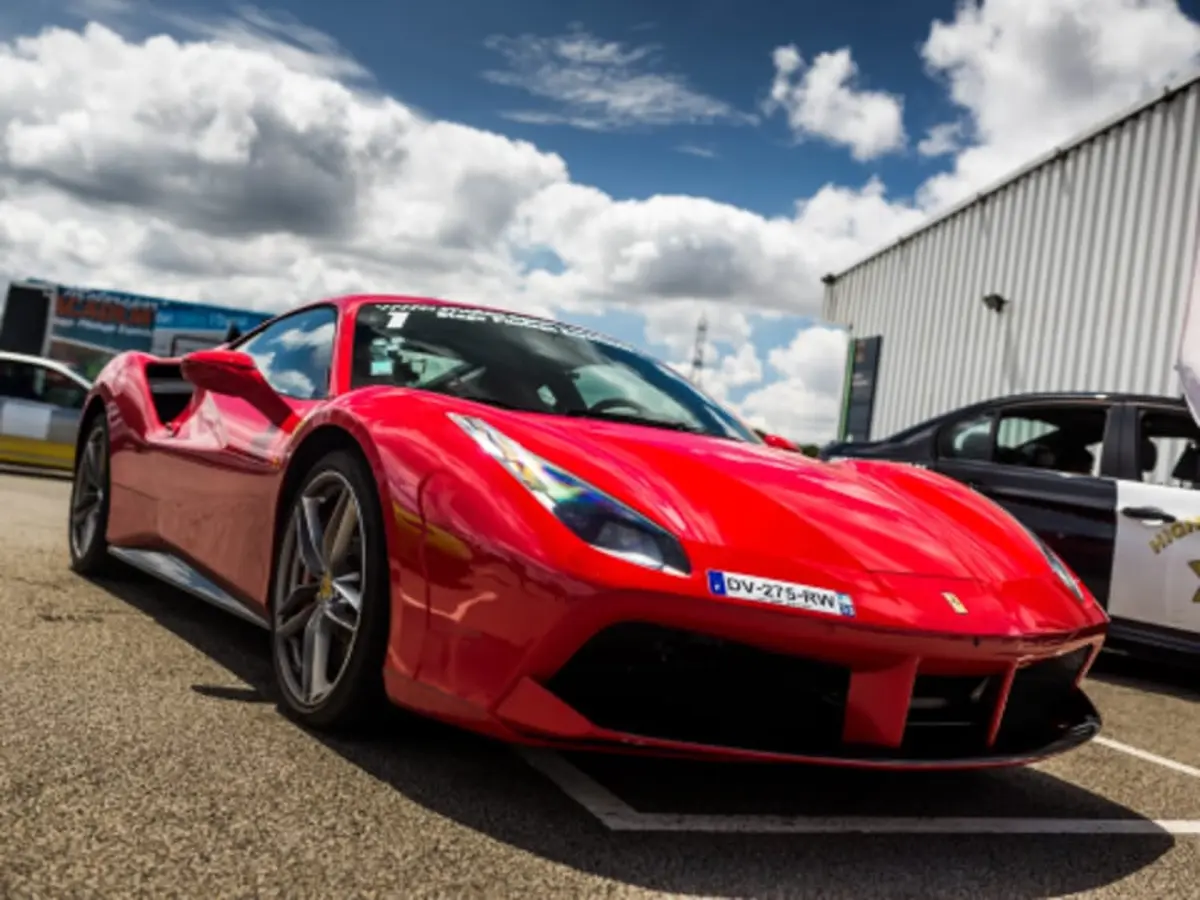 Stage de Pilotage Ferrari 488 GTB au Circuit du Bugey (01)