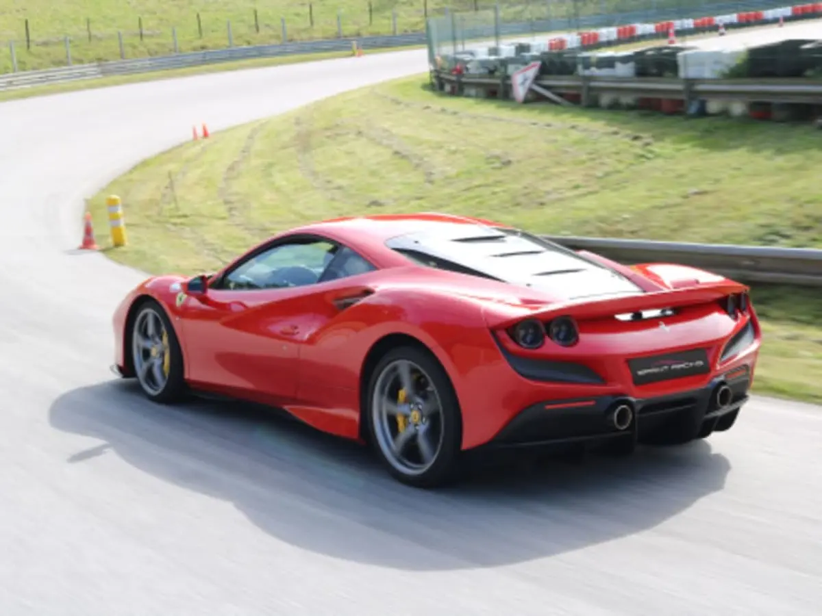 Stage de pilotage Ferrari F8 Tributo, Circuit de Mirecourt (88)