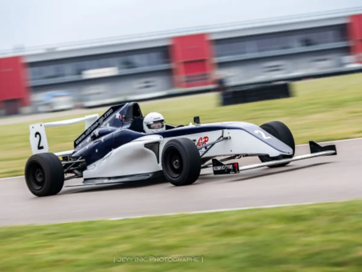 Stage de pilotage Formule 4, Circuit de Lohéac (35)