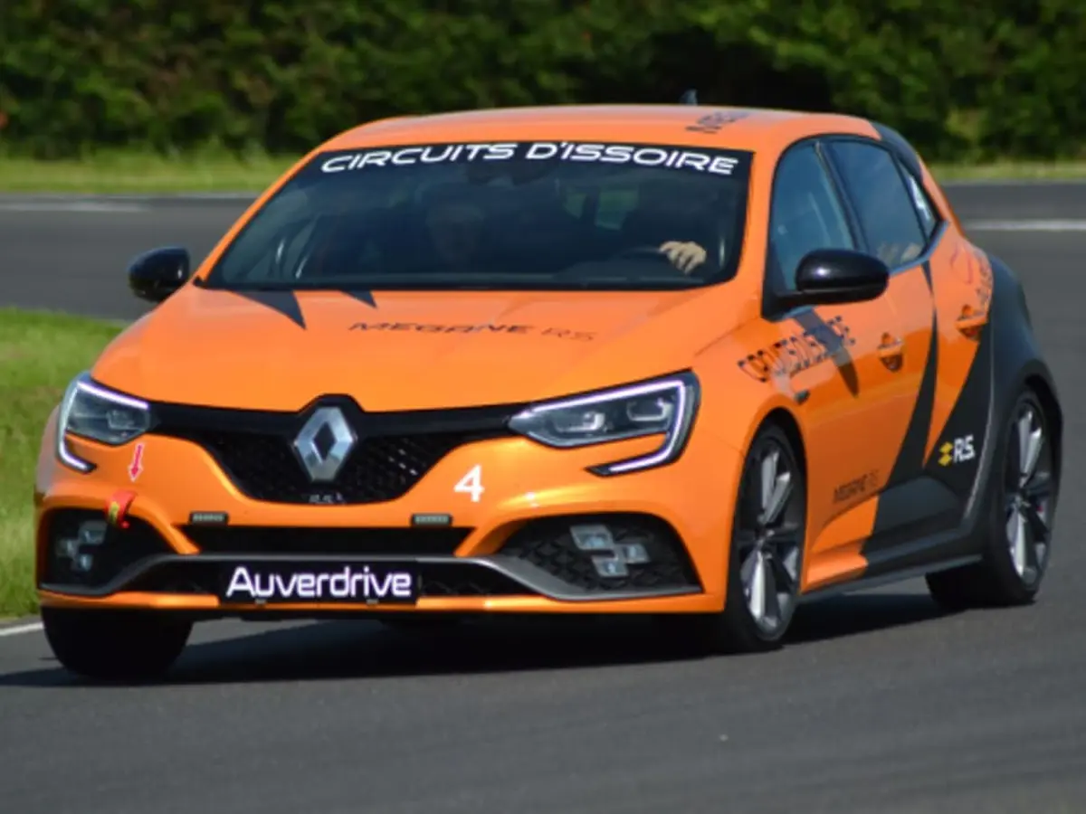 Stage de pilotage Mégane 4-RS sur le Circuit d'Issoire (63)