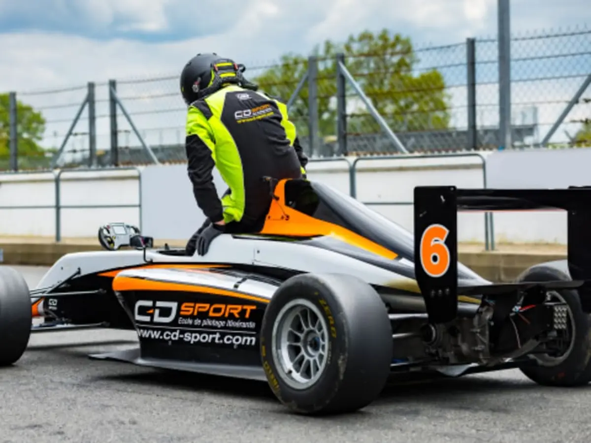 Stage de pilotage monoplace Formule 4 au circuit du Laquais