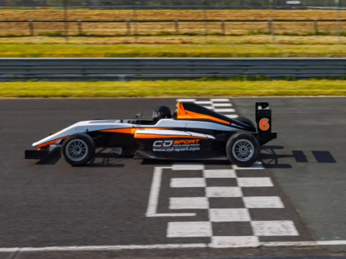 Stage de pilotage monoplace Formule 4, circuit la Ferté Gaucher