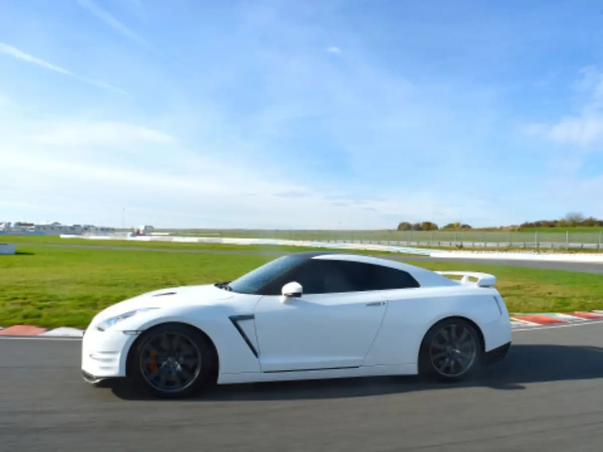 Stage de pilotage Nissan GTR, Circuit des Ecuyers (02)