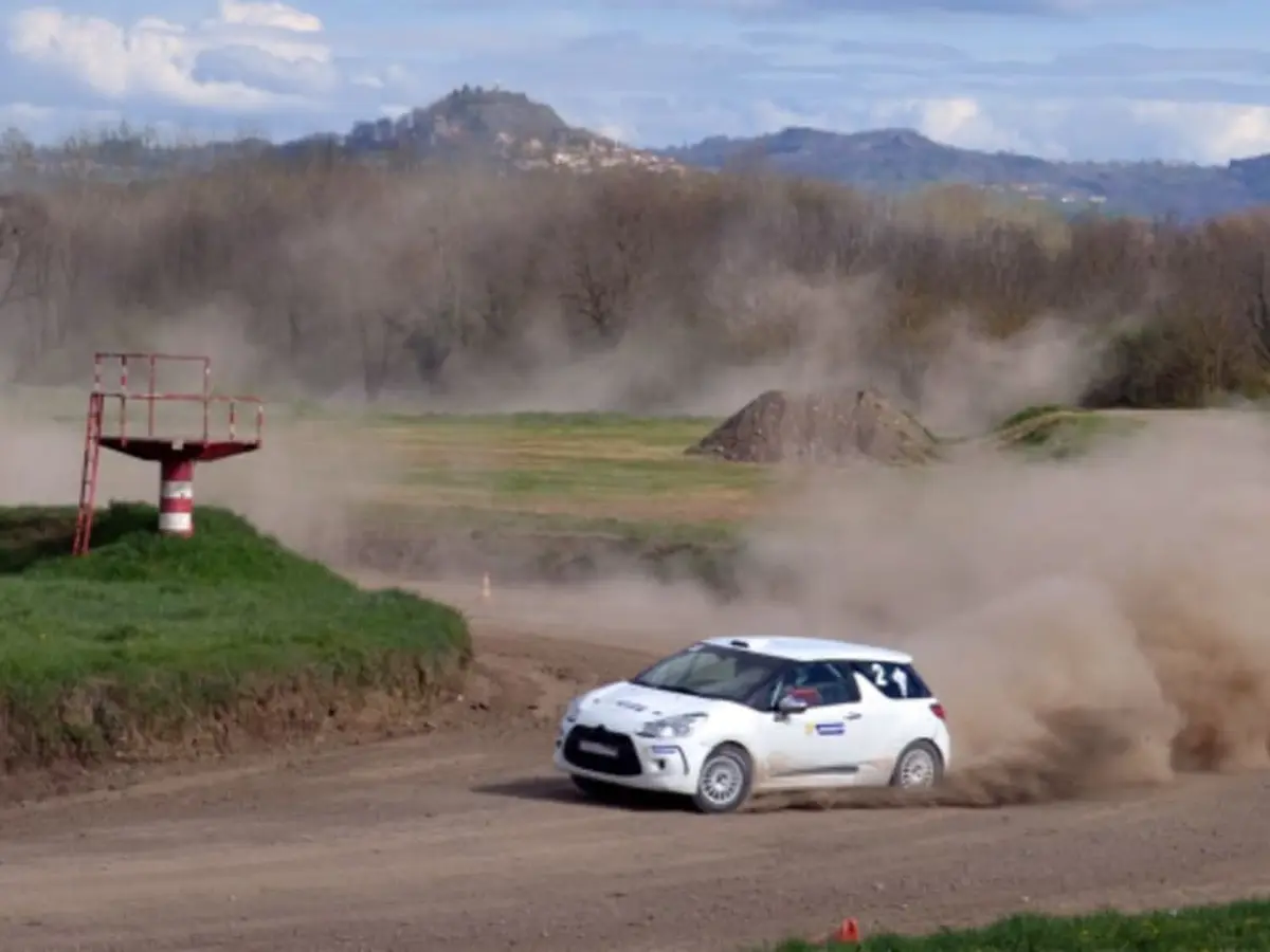 Stage de Pilotage Terre sur le Circuit d'Issoire (63)