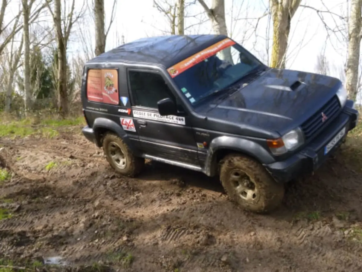 Stage Journée de pilotage 4x4 en off-road près de Lyon