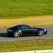 Stage pilotage Aston Martin V8 Vantage2 sur le circuit d'Alès