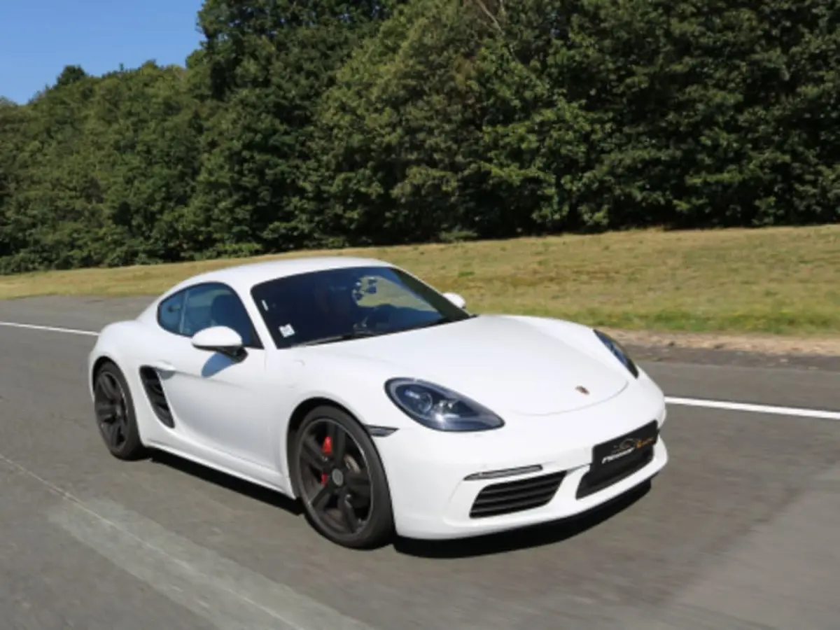 Stage pilotage en Porsche Cayman S 718 Circuit JP Beltoise (78)