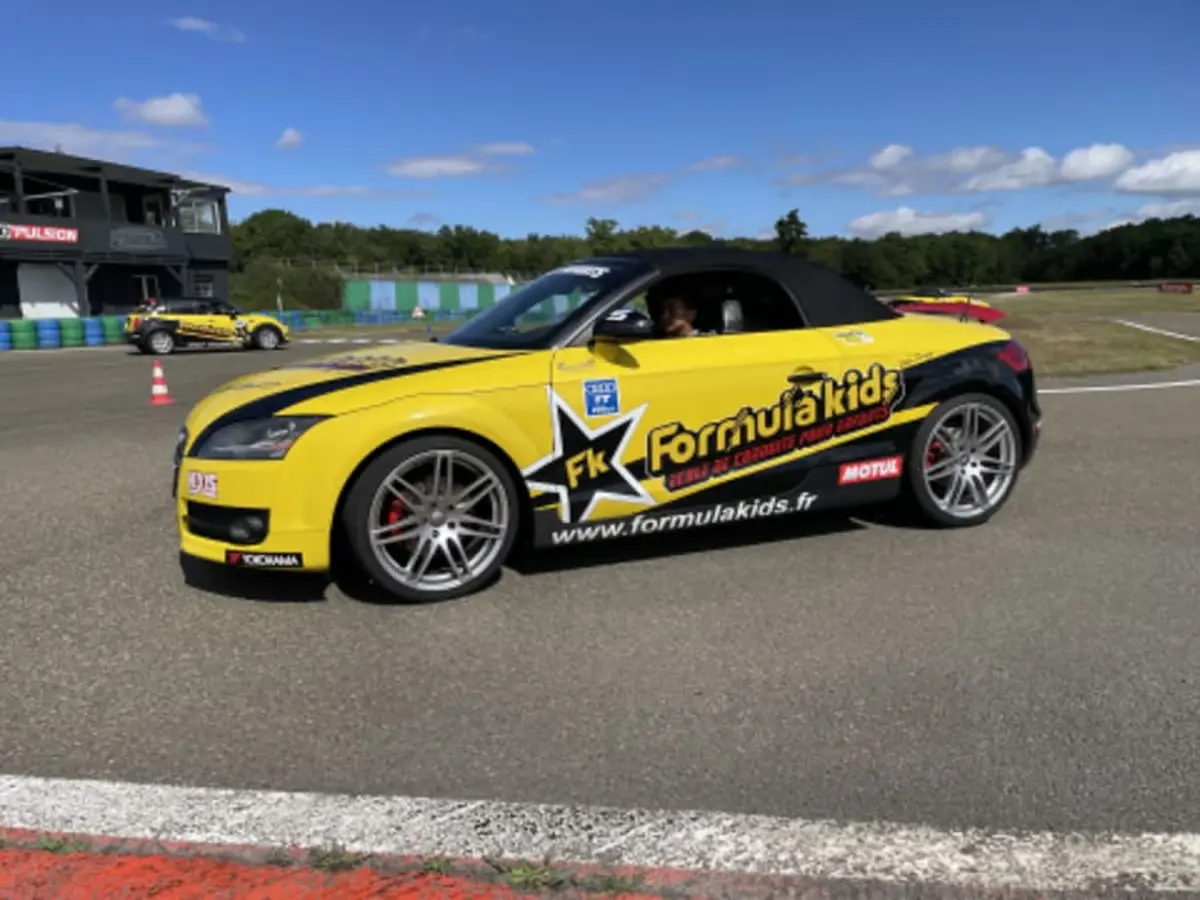 Stage Pilotage Enfant en Audi TT à Magny-Cours (58)