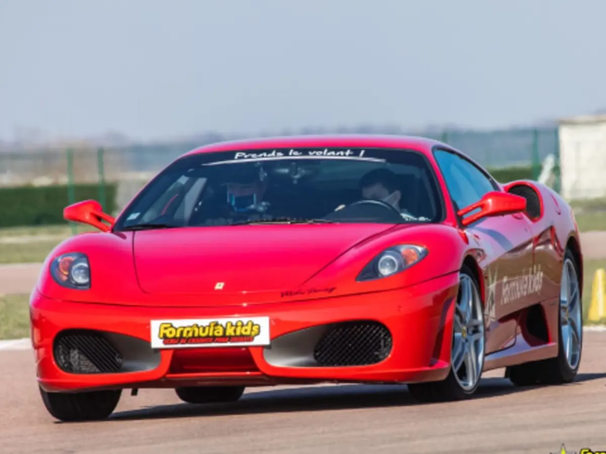 Stage Pilotage Enfant en Ferrari F430 en Vendée (85)
