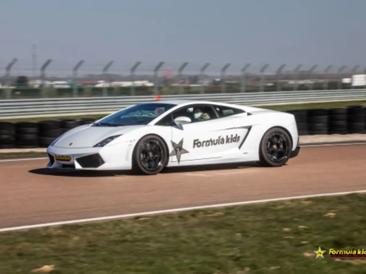 Stage Pilotage Enfant en Lamborghini à Dijon (21)