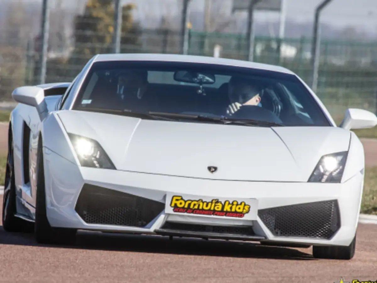 Stage Pilotage Enfant en Lamborghini à Nantes (44)