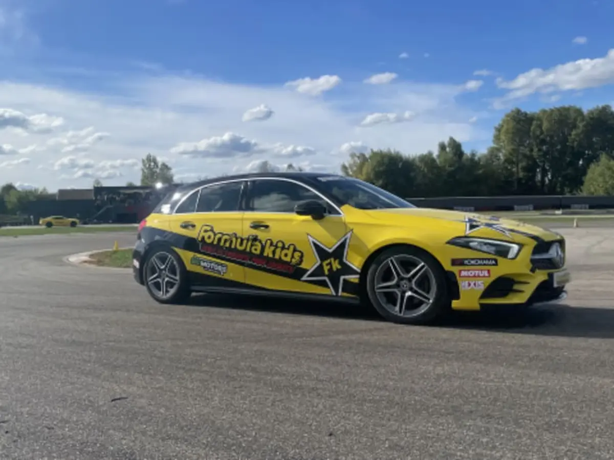 Stage Pilotage Enfant en Mercedes Classe A à Dijon (21)