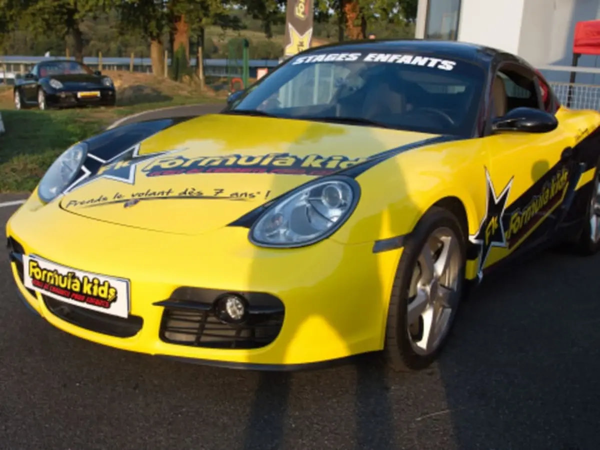 Stage Pilotage Enfant en Porsche Cayman à Toulouse (31)