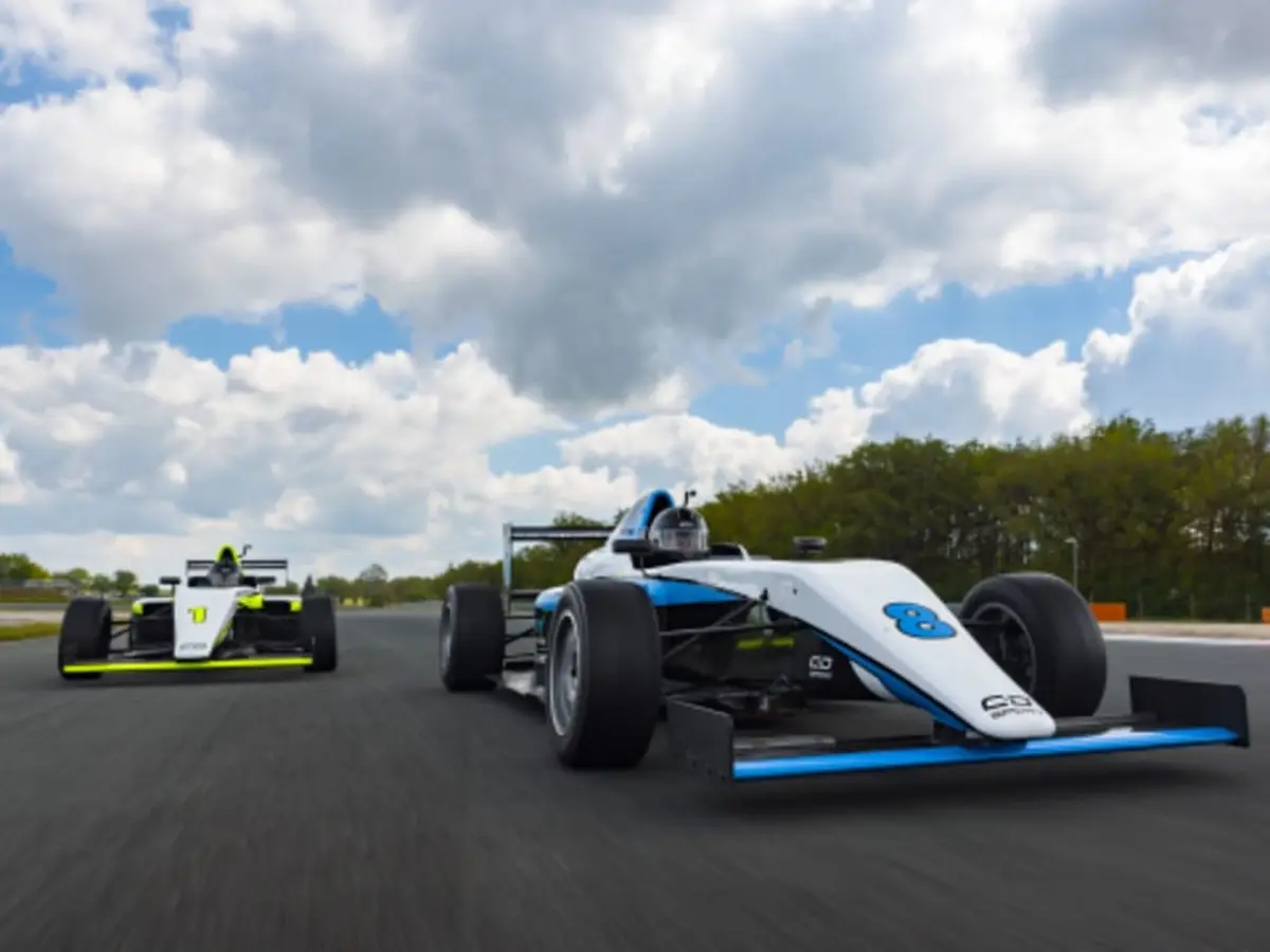 Stage pilotage monoplace Formule 4, circuit de Haute-Saintonge