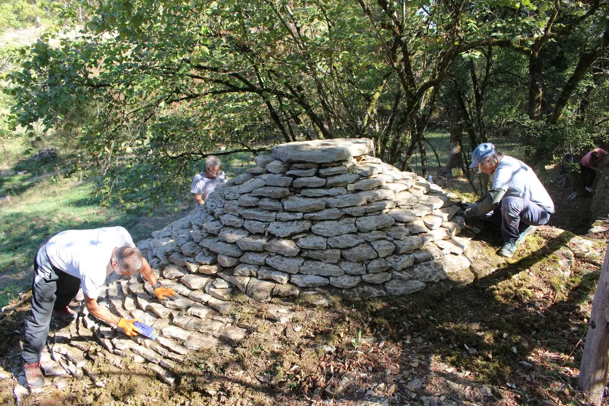 Stage sur la construction en pierre sèche