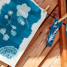 Stand Cyanotype