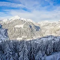 Vue sur le station de Châtel DR