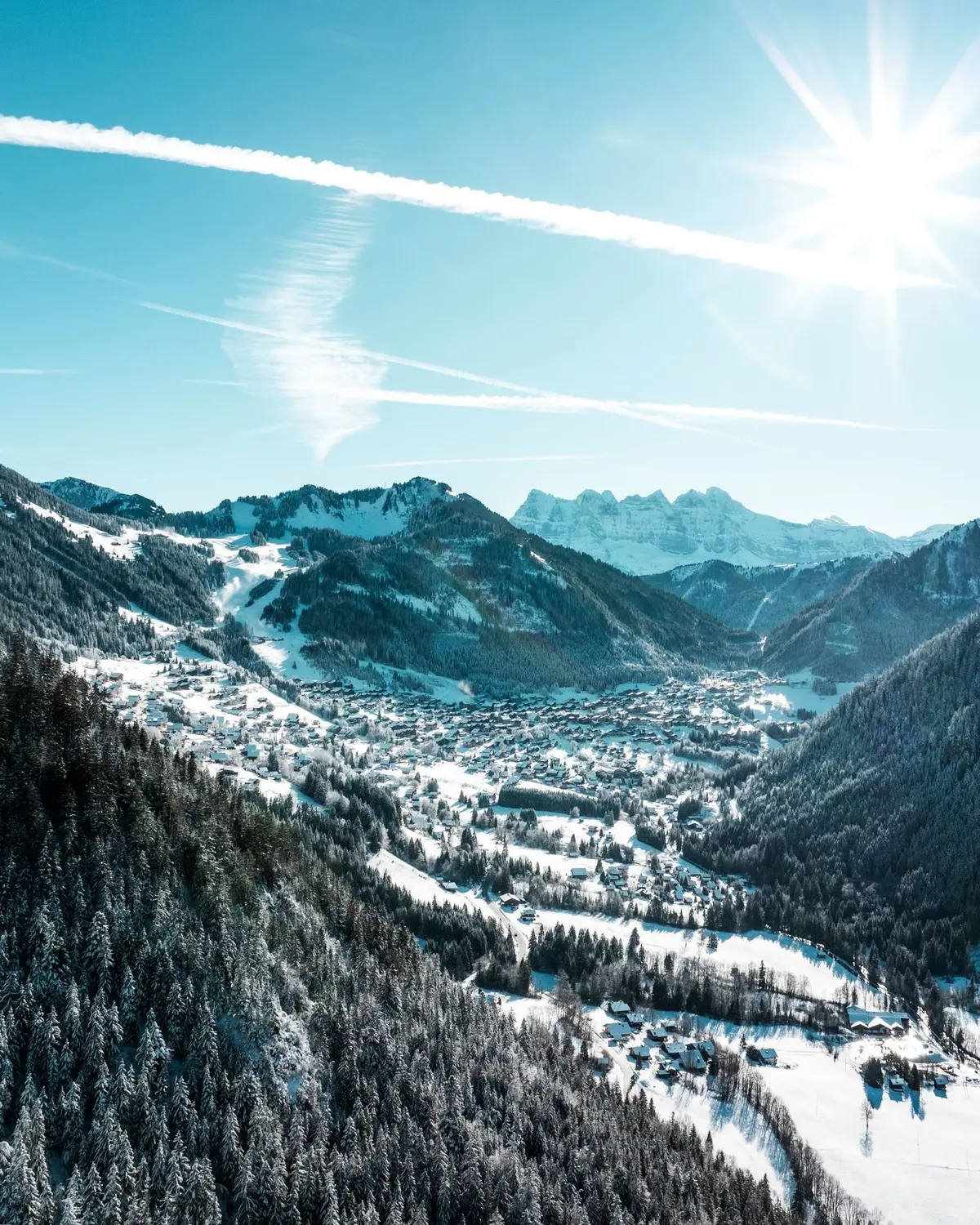 La Station de Ski de Châtel est située dans le domaine des Portes du Soleil