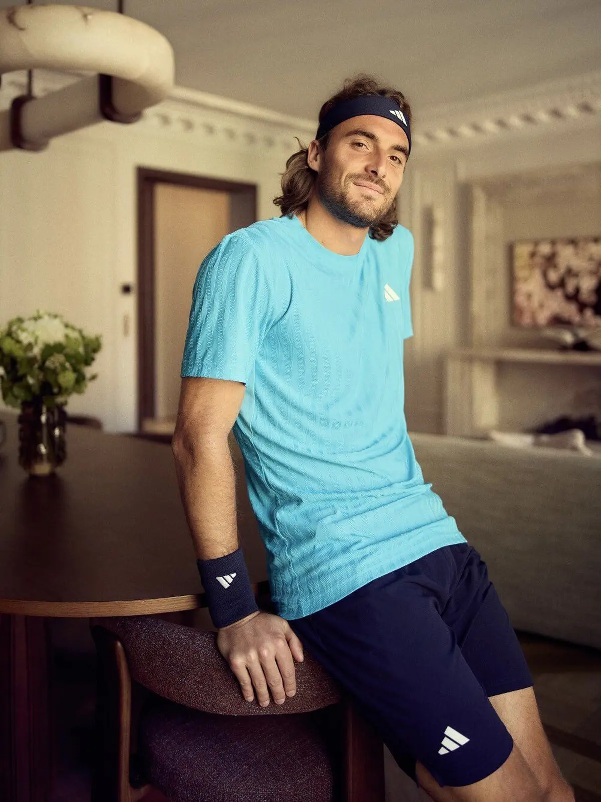 Stefanos Tsitsipas à Paris pour Roland-Garros 2026 : le tennisman grec a choisi un appartement Signature HIGHSTAY pour séjourner discrètement au coeur de la capitale