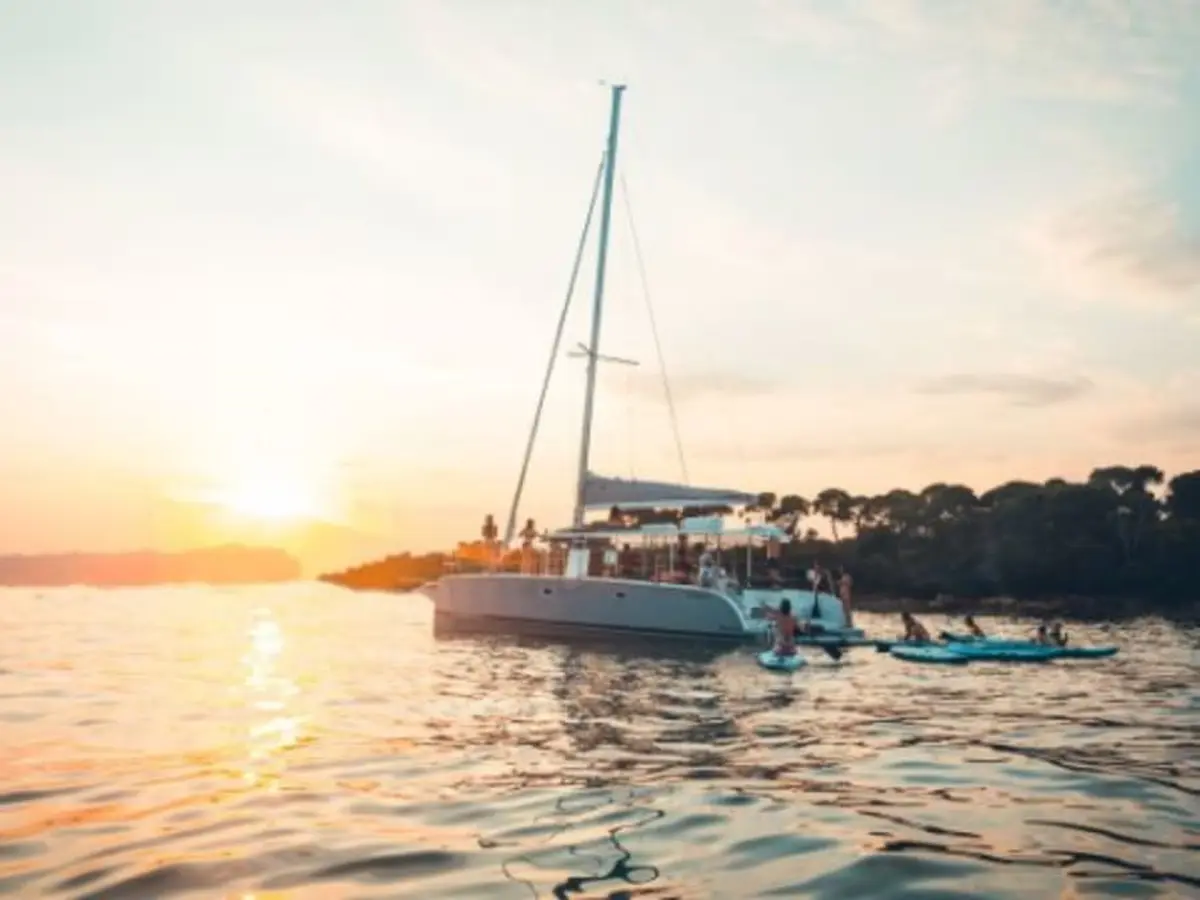 Sunset en catamaran avec paddle depuis Marseille