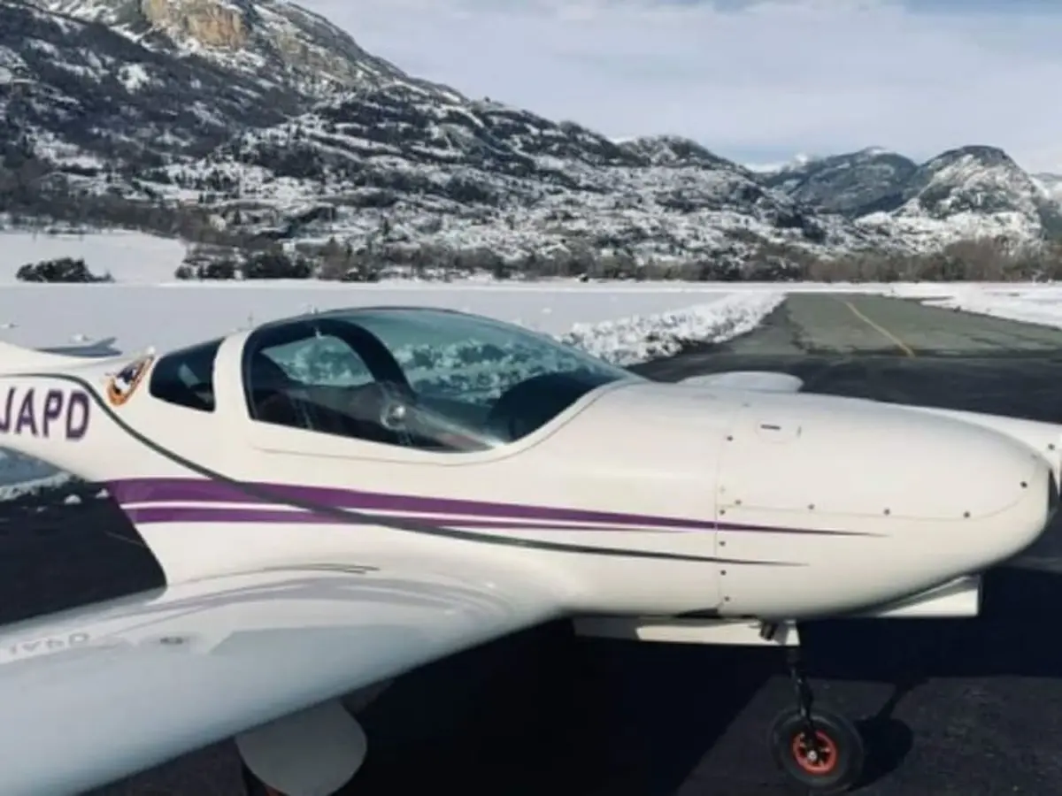 Survol des Alpes en avion près d'Embrun (05)