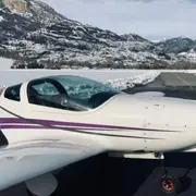 Survol des Alpes en avion près d'Embrun (05)