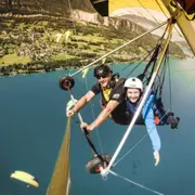 Survol du lac d'Annecy en deltaplane (74)