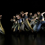 « Synchronicité » de Maud Le Pladec et « a Folia » de Marco da Silva Ferreira » au Festival Everybody !