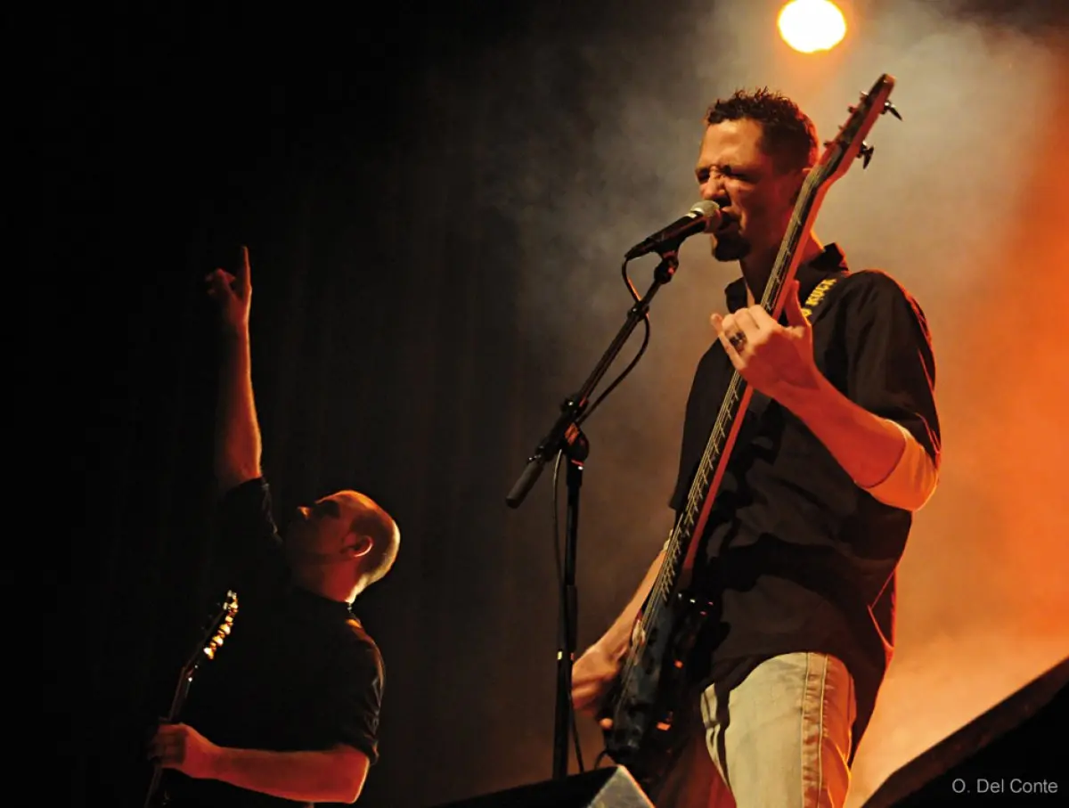 Syr Daria, et son chanteur Guillaume Hesse (au premier plan)