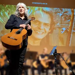 Tania Chagnot dans le Concerto en Si de Roland Dyens