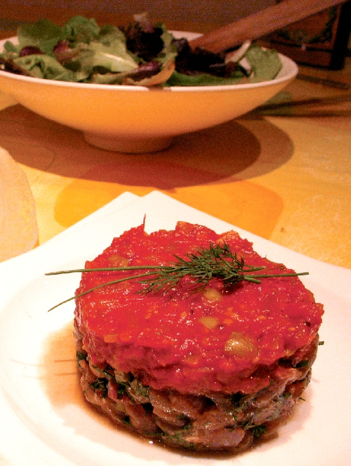 Tartare de thon à la confiture de tomate