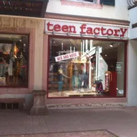 Teen factory  &copy; JDS