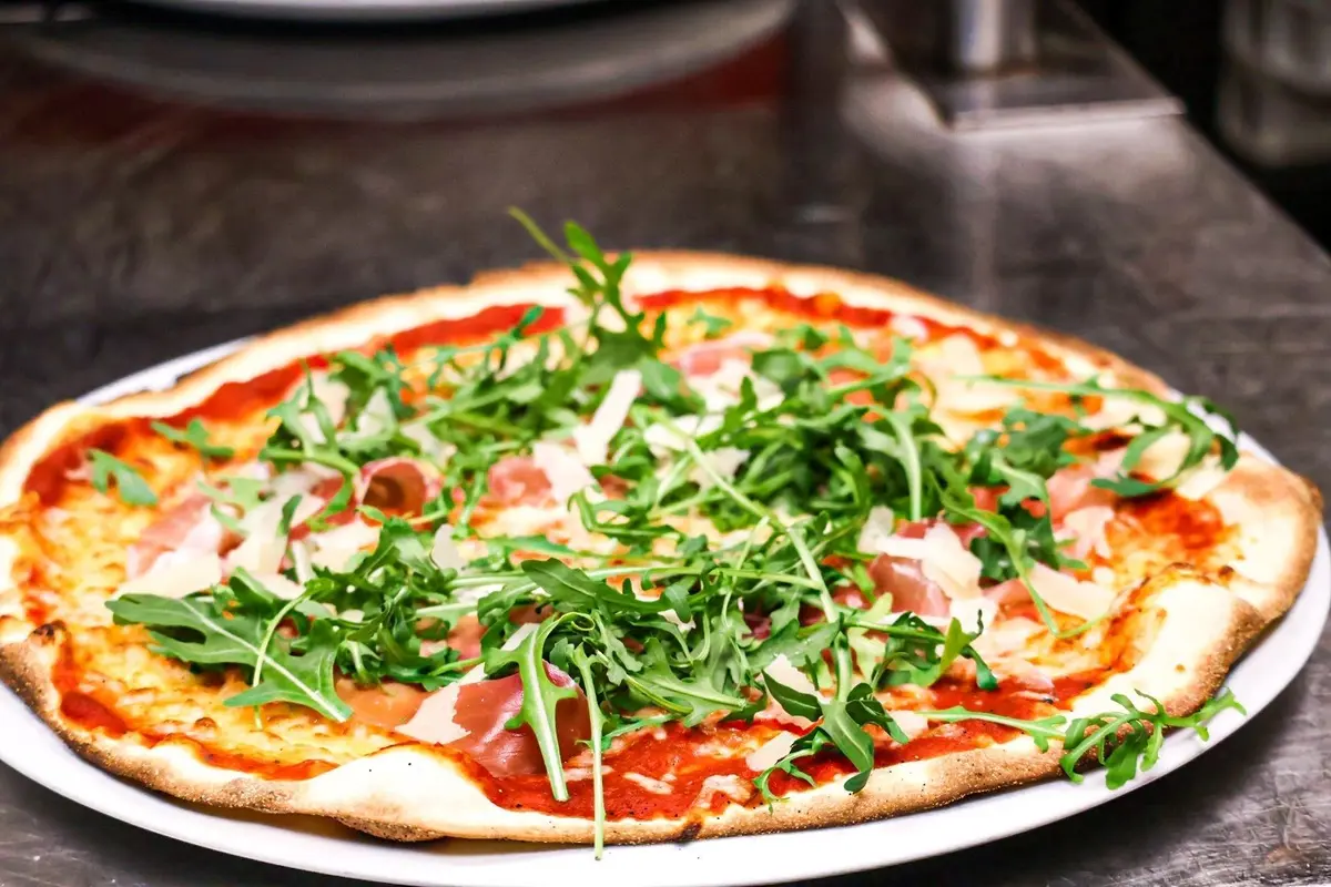 Terrasse au soleil, pizzas généreuses et glaces artisanales : et si votre prochain moment gourmand était dans les pizzerias Paradiso ?