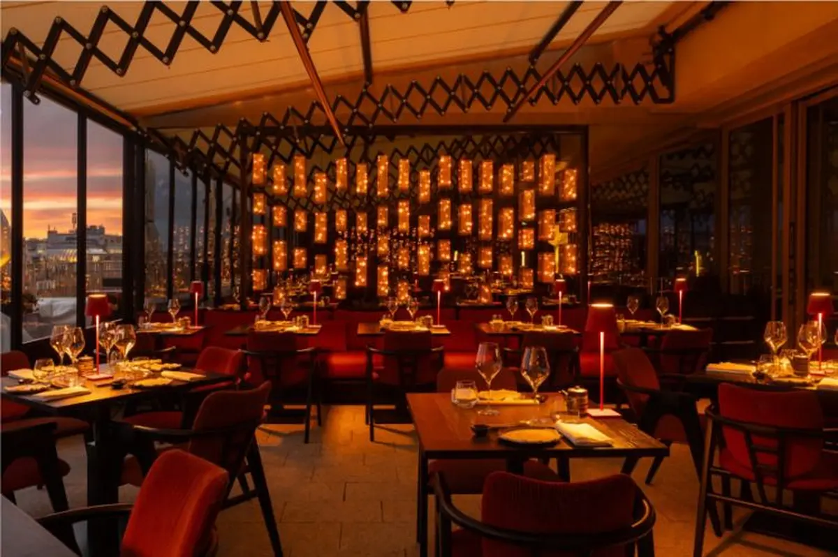 Rooftop chauffé aux Champs-Élysées : Aqua Kyoto ouvre sa terrasse d’hiver avec vue sur Paris