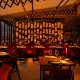 Rooftop chauffé aux Champs-Élysées : Aqua Kyoto ouvre sa terrasse d’hiver avec vue sur Paris
