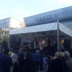 Théâtre 71