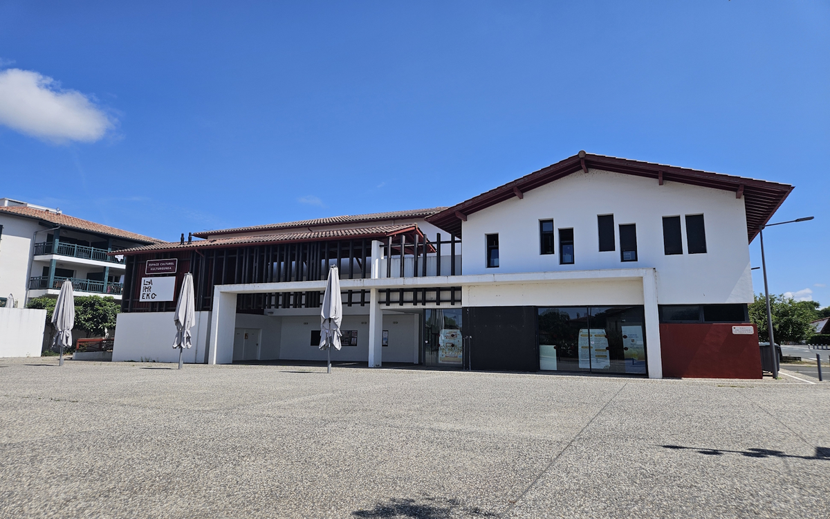 Théâtre : 8 femmes avec la compagnie Scenitza