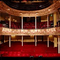 Vos places de théâtre à prix réduit ! DR