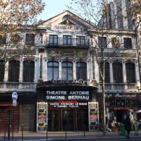 Théâtre Antoine &copy; GFreihalter, CC BY-SA 3.0 , via Wikimedia Commons