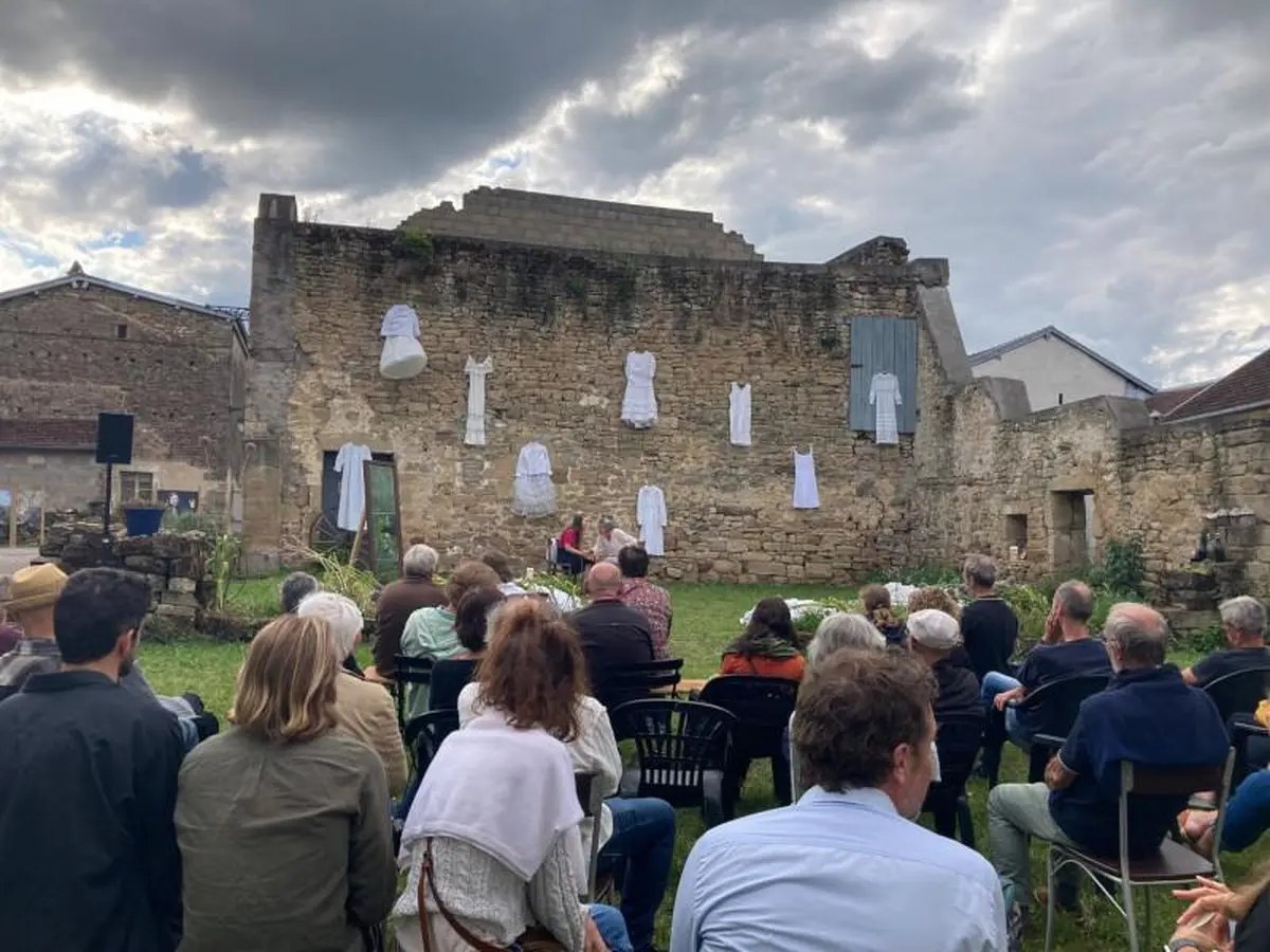 Théâtre Blanches de la compagnie les Moissonneuses Batteuses