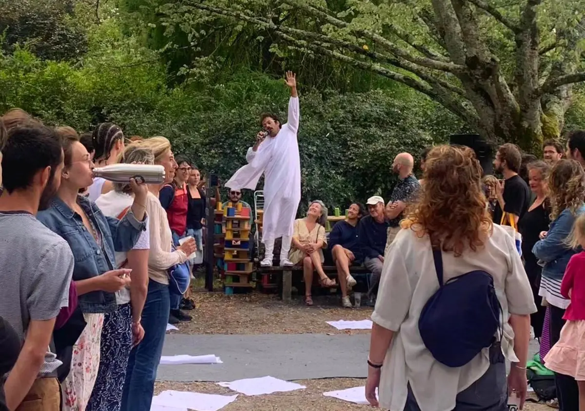 Théâtre de rue et Concert par La Flambée