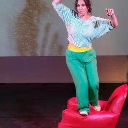 Théâtre-dessiné La fille du fauteuil par la Compagnie Imagine