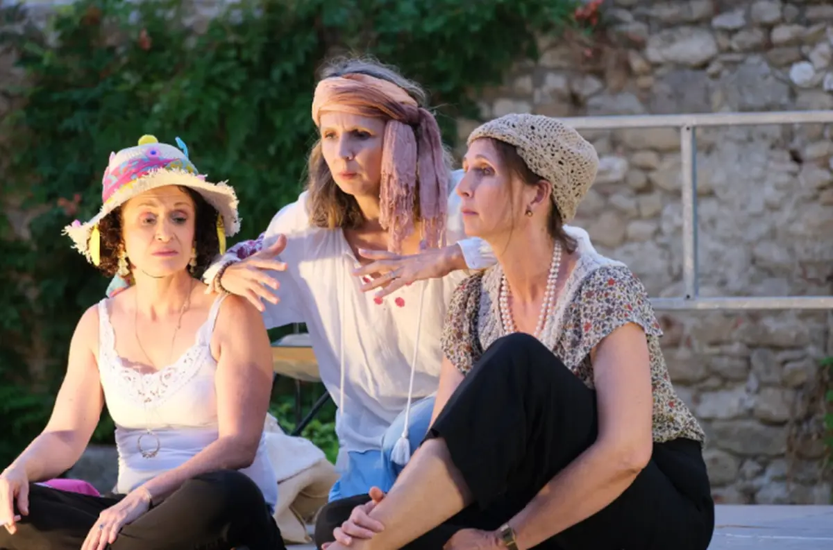 Théâtre en liberté : Trois dames sur une île déserte