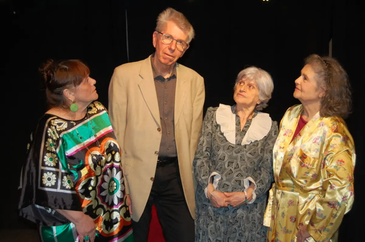 Théâtre Identification d'un homme par l'Atelier Gare aux mots à l'Ébénisterie