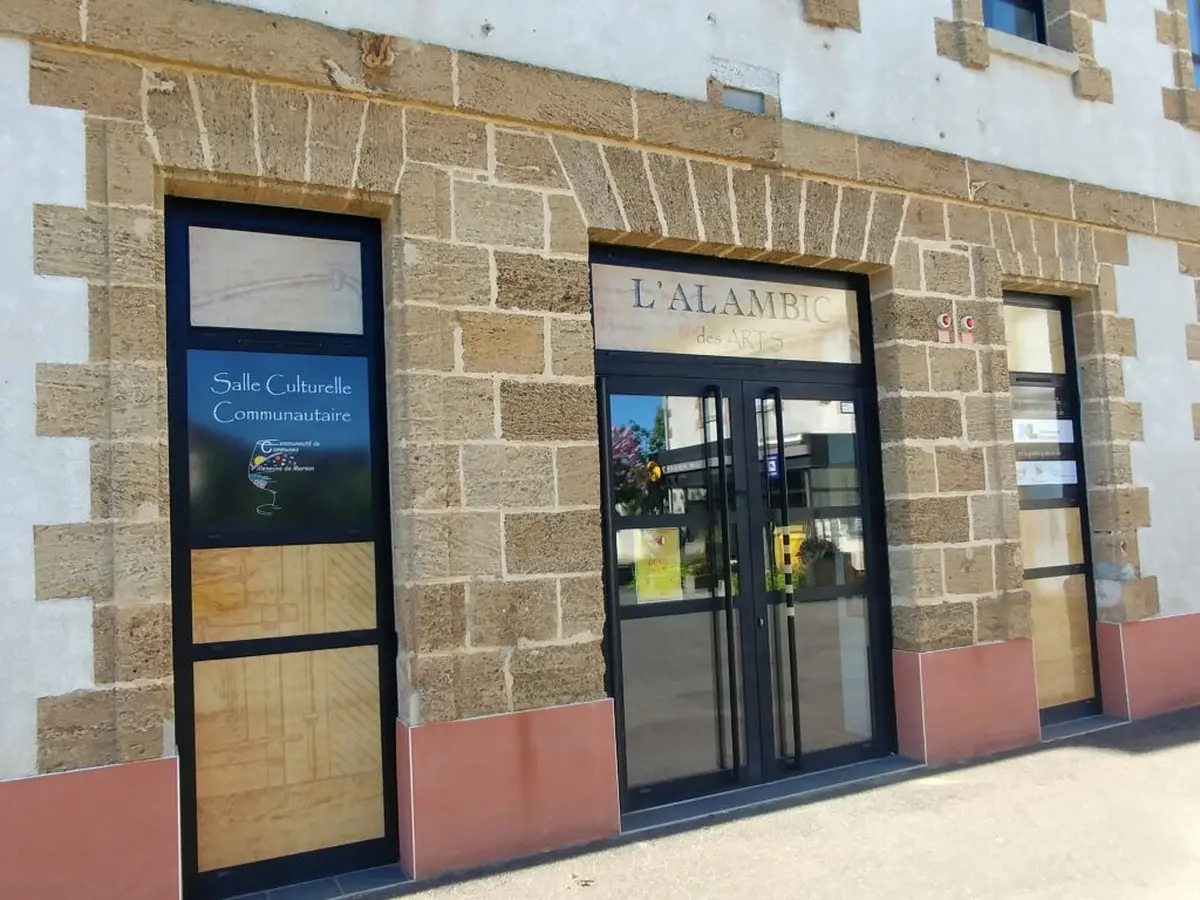 Théâtre : La famille vien en mangeant